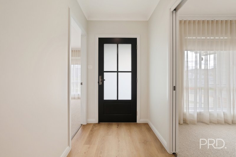 Photo - 13 Crested Avenue, Tamworth NSW 2340 - Image 5