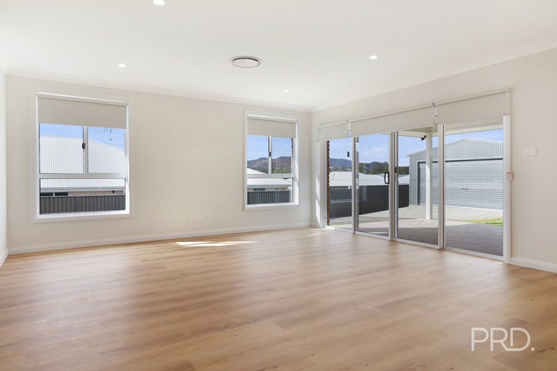 Photo - 13 Crested Avenue, Tamworth NSW 2340 - Image 22
