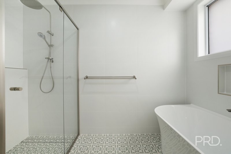 Photo - 13 Crested Avenue, Tamworth NSW 2340 - Image 28