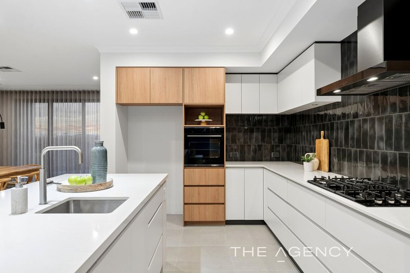 Photo - 13 Cristianos Road, Mindarie WA 6030 - Image 13