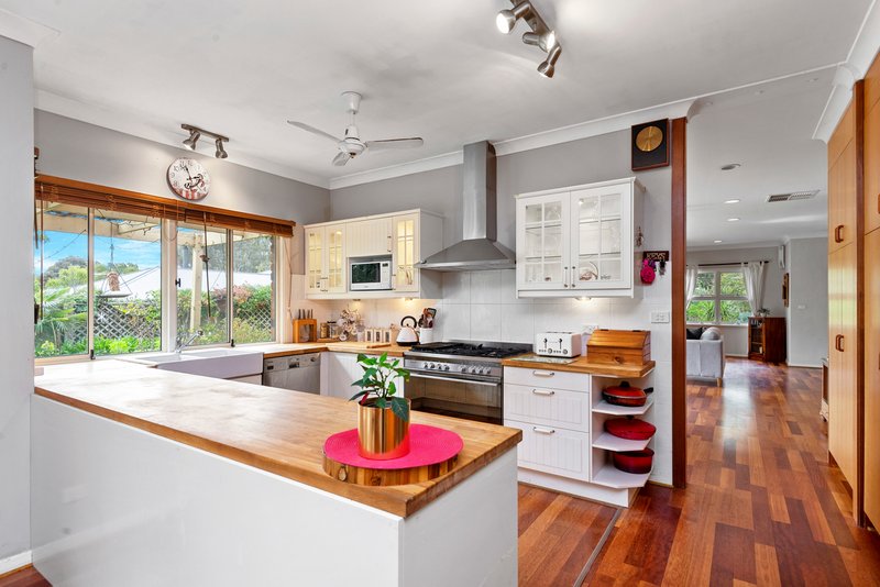 Photo - 13 Crossing Road, Aberfoyle Park SA 5159 - Image 6