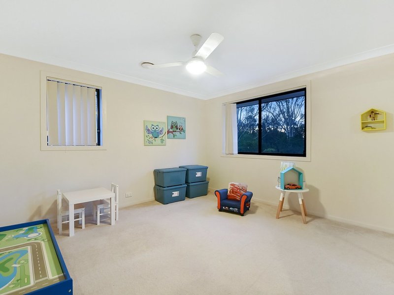 Photo - 13 Crowcombe Place, Carseldine QLD 4034 - Image 11