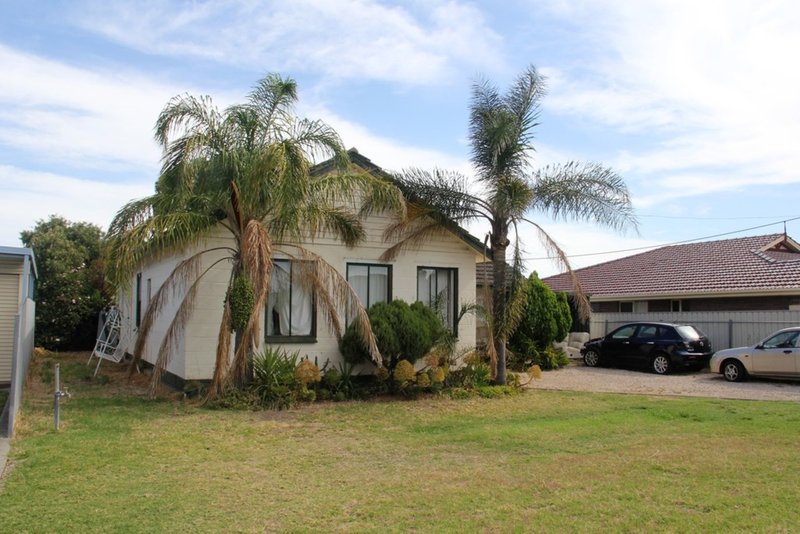 Photo - 13 Cungena Avenue, Park Holme SA 5043 - Image 3