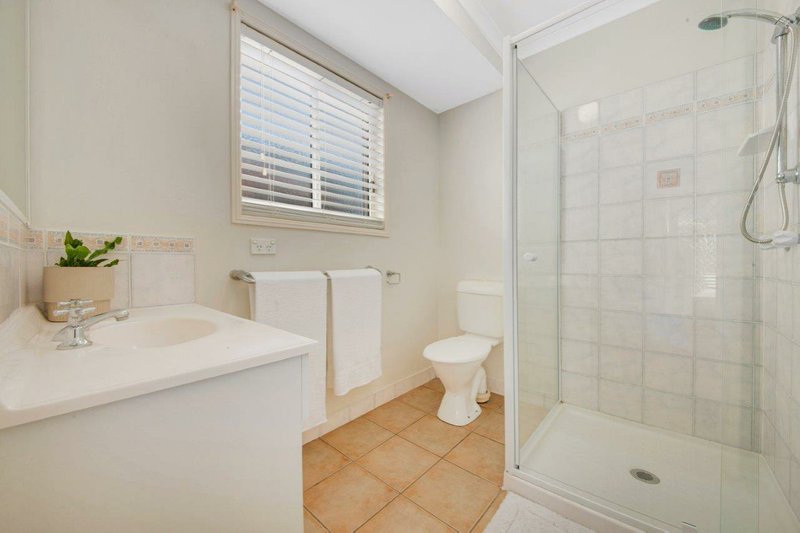 Photo - 13 Curtis Avenue, Boyne Island QLD 4680 - Image 8