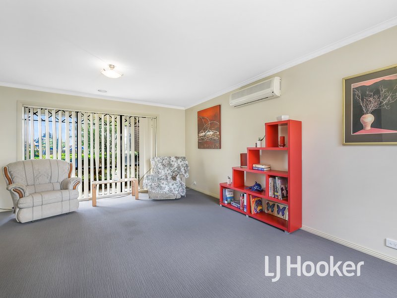 Photo - 13 Dartmoor Drive, Cranbourne East VIC 3977 - Image 2