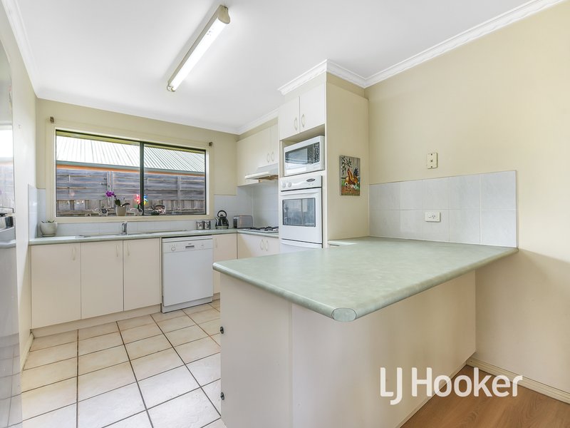 Photo - 13 Dartmoor Drive, Cranbourne East VIC 3977 - Image 3