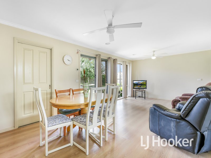 Photo - 13 Dartmoor Drive, Cranbourne East VIC 3977 - Image 5