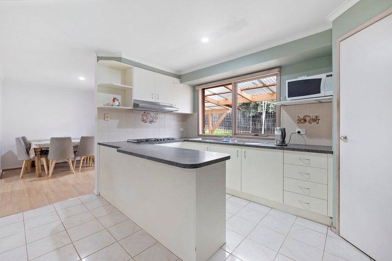 Photo - 13 David Close, Bayswater North VIC 3153 - Image 5