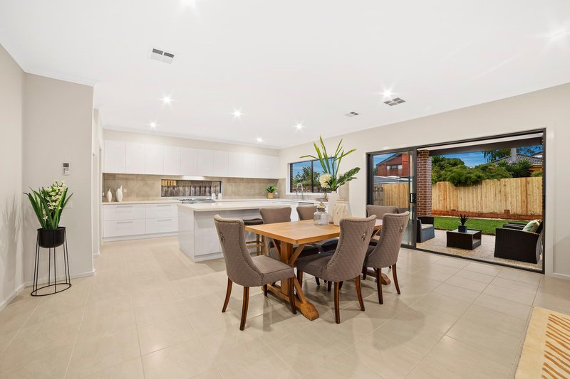 Photo - 13 Dawayne Street, Burwood East VIC 3151 - Image 4