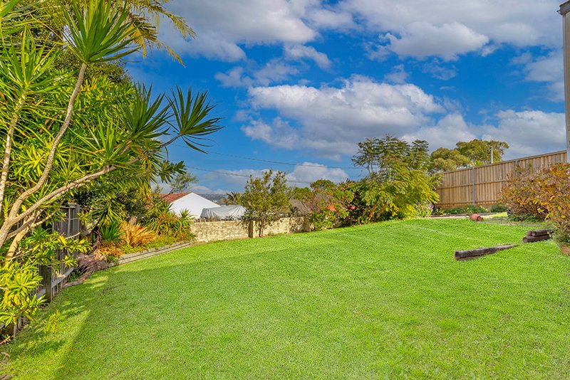 Photo - 13 De Chair Road, Narraweena NSW 2099 - Image 7