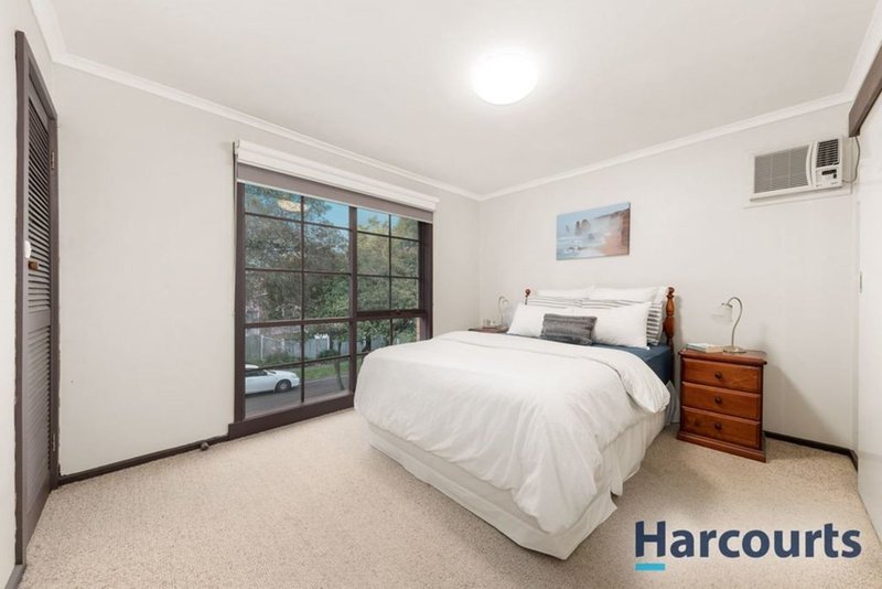 Photo - 13 Deauville Court, Wantirna VIC 3152 - Image 7