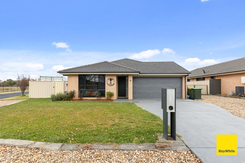 Photo - 13 Deniston Circuit, Bungendore NSW 2621 - Image 1