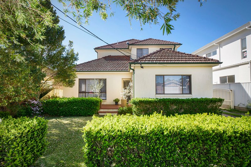 Photo - 13 Denman Avenue, Cronulla NSW 2230 - Image 2