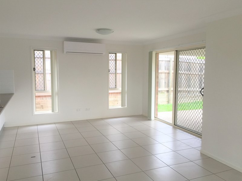 Photo - 13 Denman Drive, Bundamba QLD 4304 - Image 3
