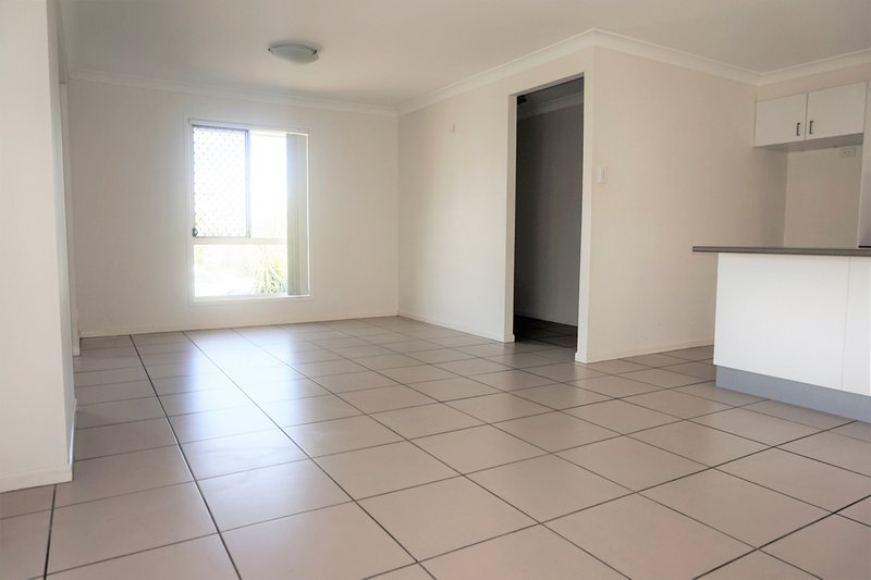 Photo - 13 Denman Drive, Bundamba QLD 4304 - Image 4