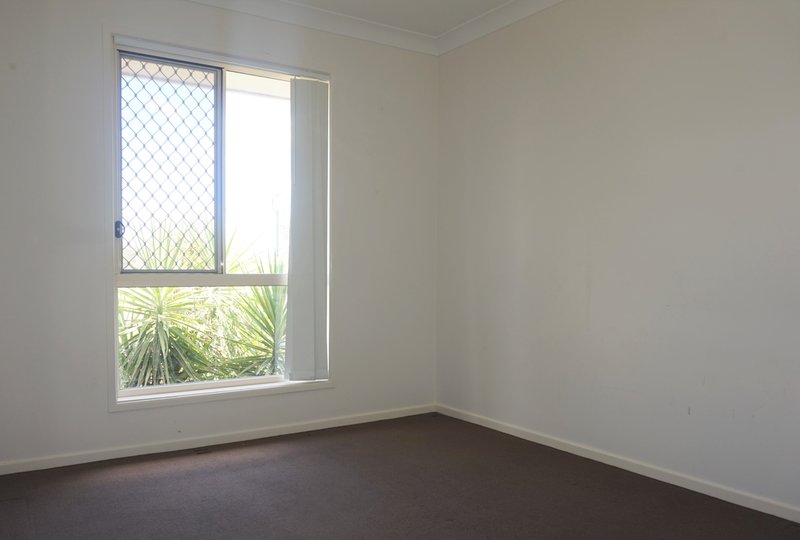 Photo - 13 Denman Drive, Bundamba QLD 4304 - Image 6
