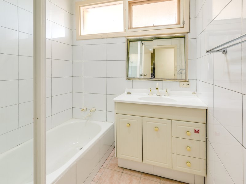 Photo - 13 Detling Court, Kelmscott WA 6111 - Image 14