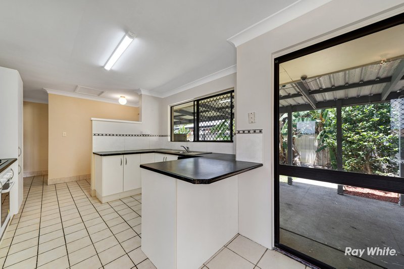 Photo - 13 Devine Street, Marsden QLD 4132 - Image 5