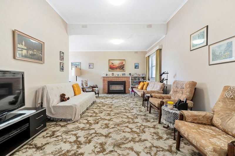 Photo - 13 Devon Street, Cheltenham VIC 3192 - Image 3