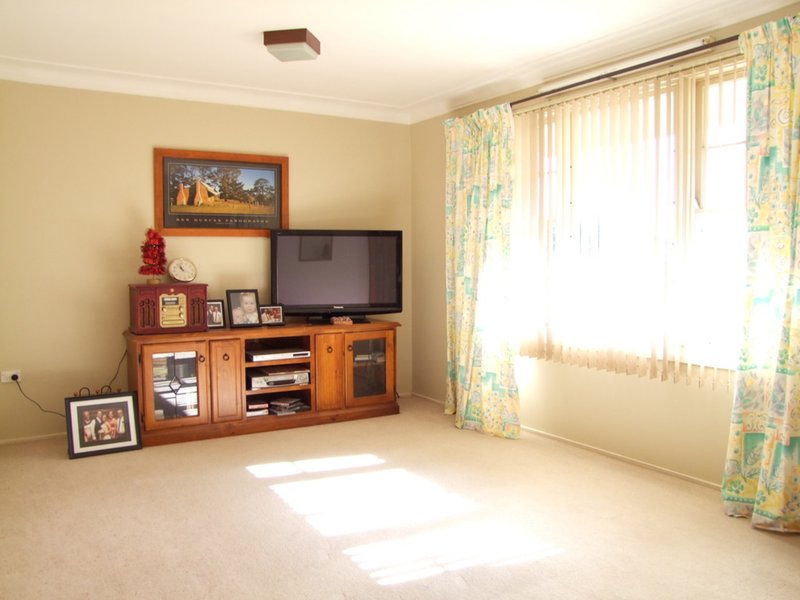 Photo - 13 Dight Avenue, Singleton NSW 2330 - Image 2