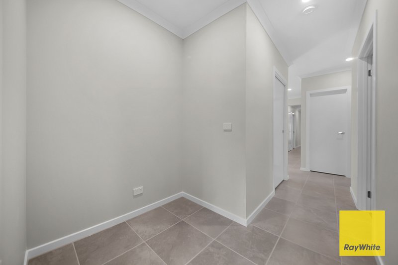 Photo - 13 Dinner Grove, Tarneit VIC 3029 - Image 7