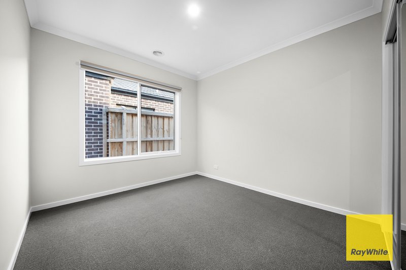 Photo - 13 Dinner Grove, Tarneit VIC 3029 - Image 13