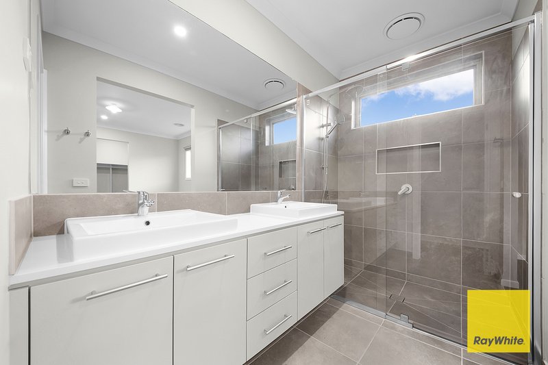 Photo - 13 Dinner Grove, Tarneit VIC 3029 - Image 15