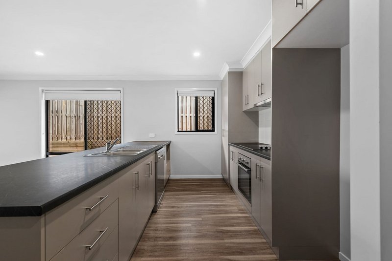 Photo - 13 Diva Lane, Glenvale QLD 4350 - Image 3
