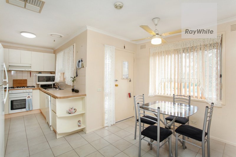 Photo - 13 Dobies Court, Westmeadows VIC 3049 - Image 3