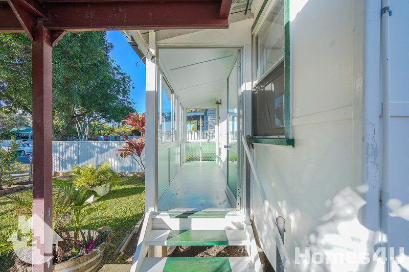 Photo - 13 Donald Street, Woody Point QLD 4019 - Image 4