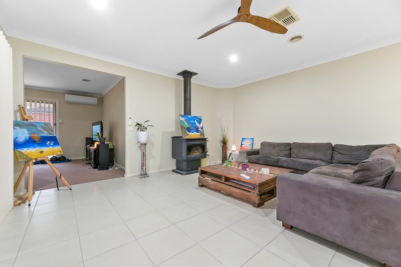 Photo - 13 Dorchester Drive, Narre Warren South VIC 3805 - Image 7