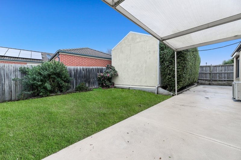 Photo - 13 Dorchester Drive, Narre Warren South VIC 3805 - Image 16