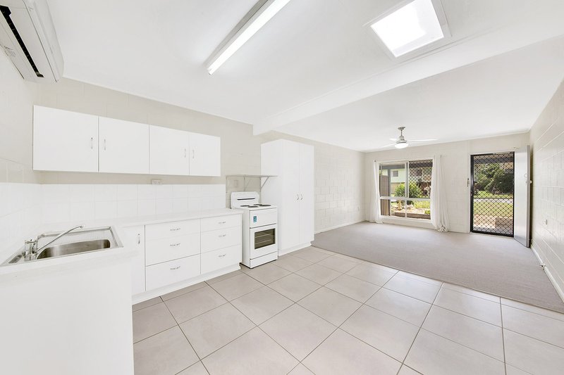 Photo - 1/3 Douglas Avenue, Sun Valley QLD 4680 - Image 3