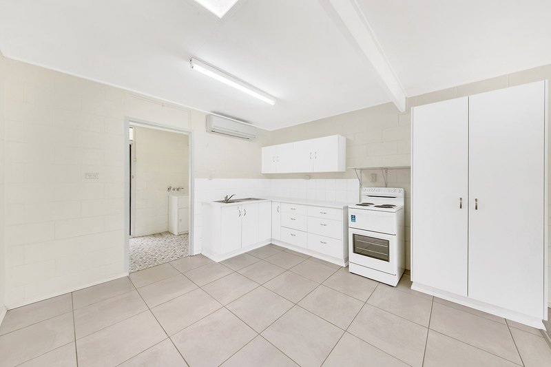 Photo - 1/3 Douglas Avenue, Sun Valley QLD 4680 - Image 4