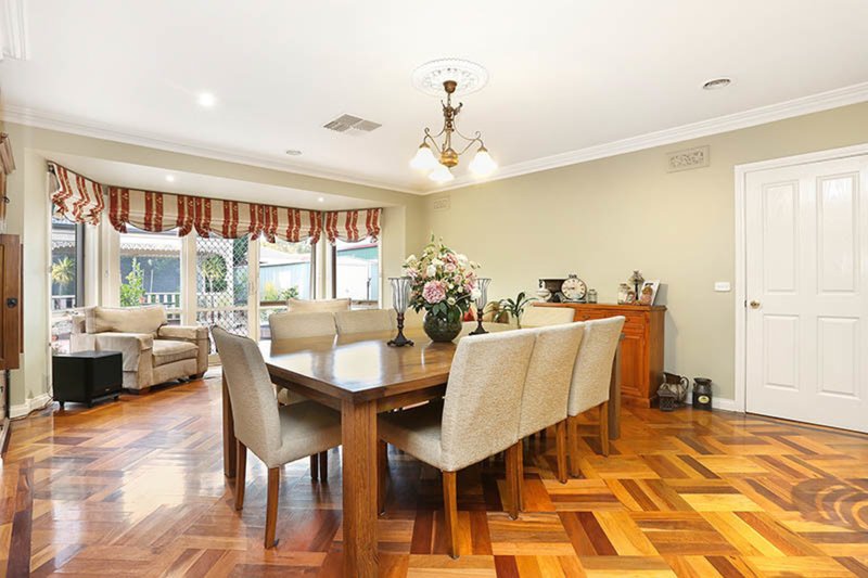 Photo - 13 Dozey Court, Roxburgh Park VIC 3064 - Image 6