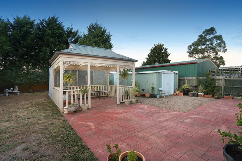 Photo - 13 Dozey Court, Roxburgh Park VIC 3064 - Image 10