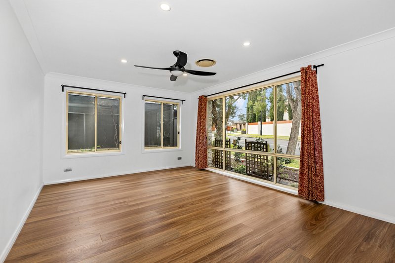 Photo - 13 Drummond Avenue, Ropes Crossing NSW 2760 - Image 5