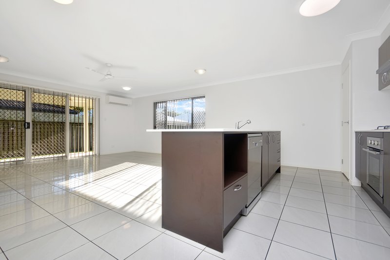 Photo - 13 Dryander Street, North Lakes QLD 4509 - Image 6