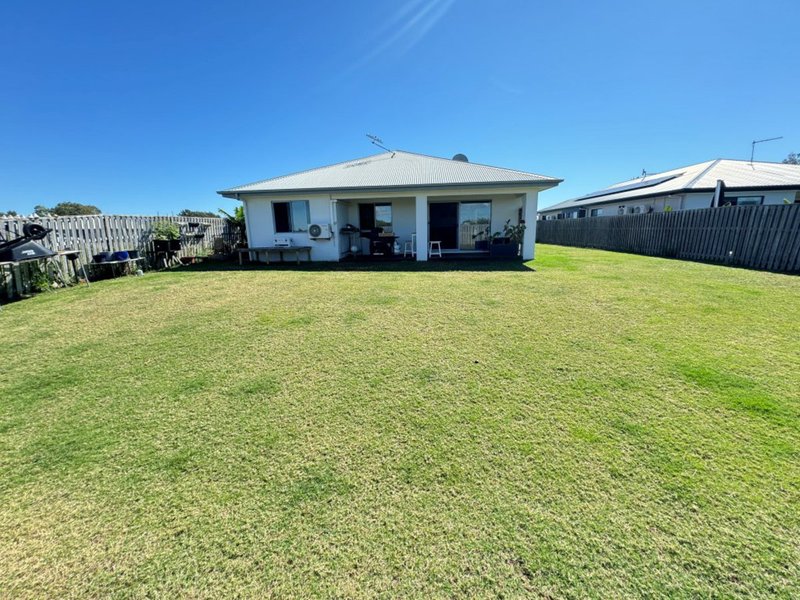 Photo - 13 Duke Street, Bowen QLD 4805 - Image 4