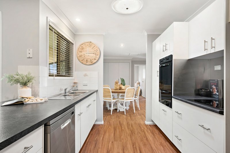 Photo - 13 Dundee Street, Bray Park QLD 4500 - Image 5