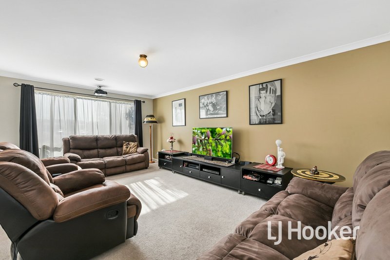 Photo - 13 Dunlavin Way, Cranbourne East VIC 3977 - Image 4