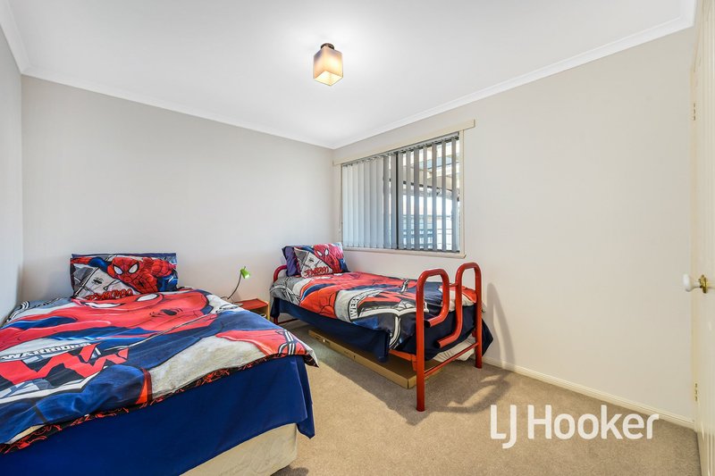 Photo - 13 Dunlavin Way, Cranbourne East VIC 3977 - Image 10