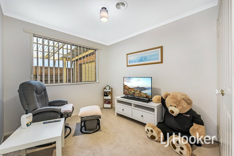 Photo - 13 Dunlavin Way, Cranbourne East VIC 3977 - Image 11