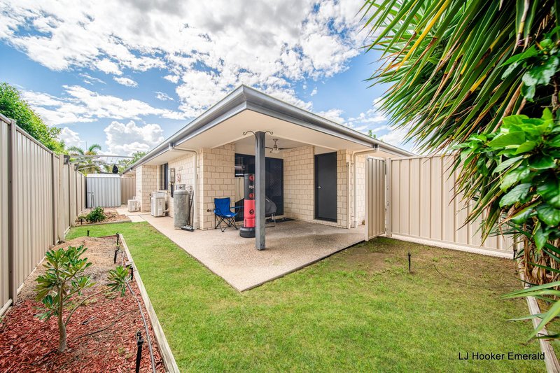 Photo - 1/3 Duroux Street, Emerald QLD 4720 - Image 12