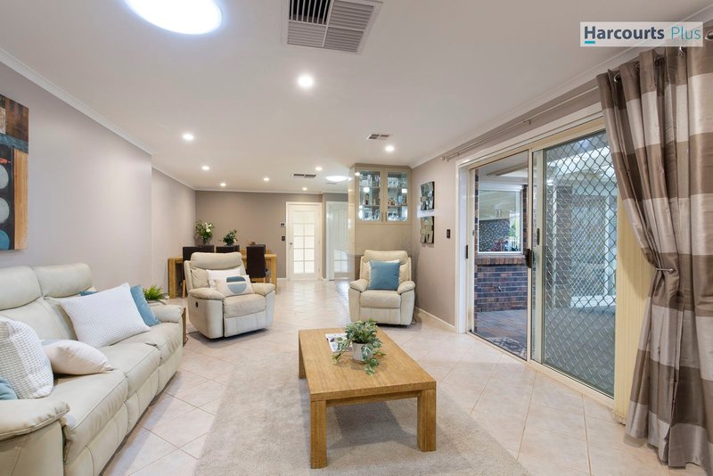 Photo - 13 Dutchman Drive, Hallett Cove SA 5158 - Image 13