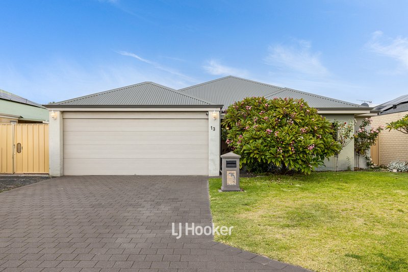 Photo - 13 Edenhope Road, Australind WA 6233 - Image 1
