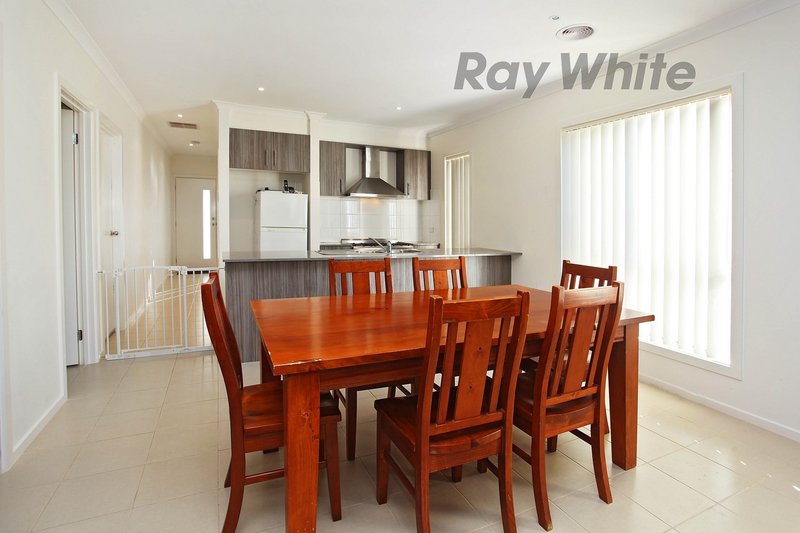 Photo - 13 Elegante Road, Point Cook VIC 3030 - Image 4