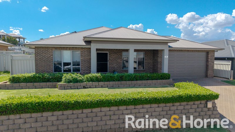 Photo - 13 Ellenborough Avenue, Dubbo NSW 2830 - Image 1