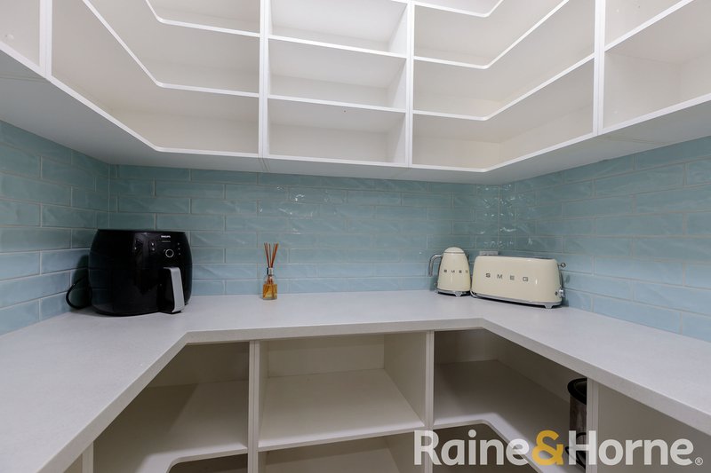 Photo - 13 Ellenborough Avenue, Dubbo NSW 2830 - Image 4