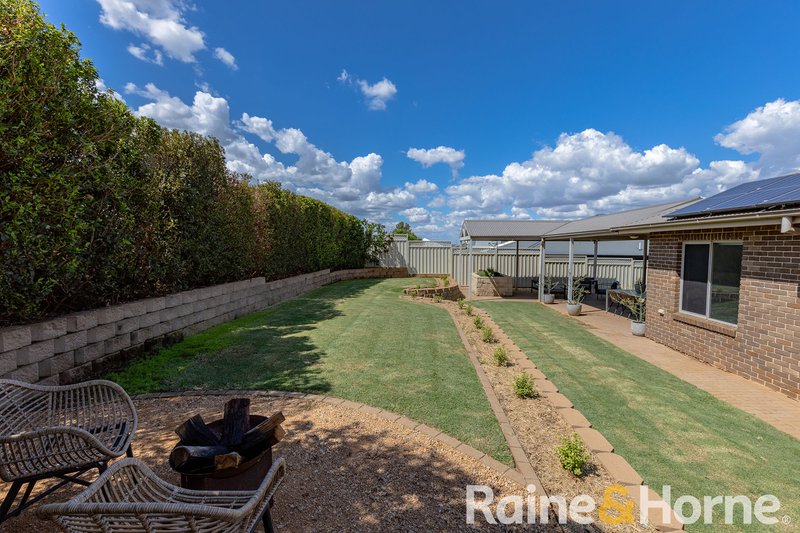 Photo - 13 Ellenborough Avenue, Dubbo NSW 2830 - Image 15